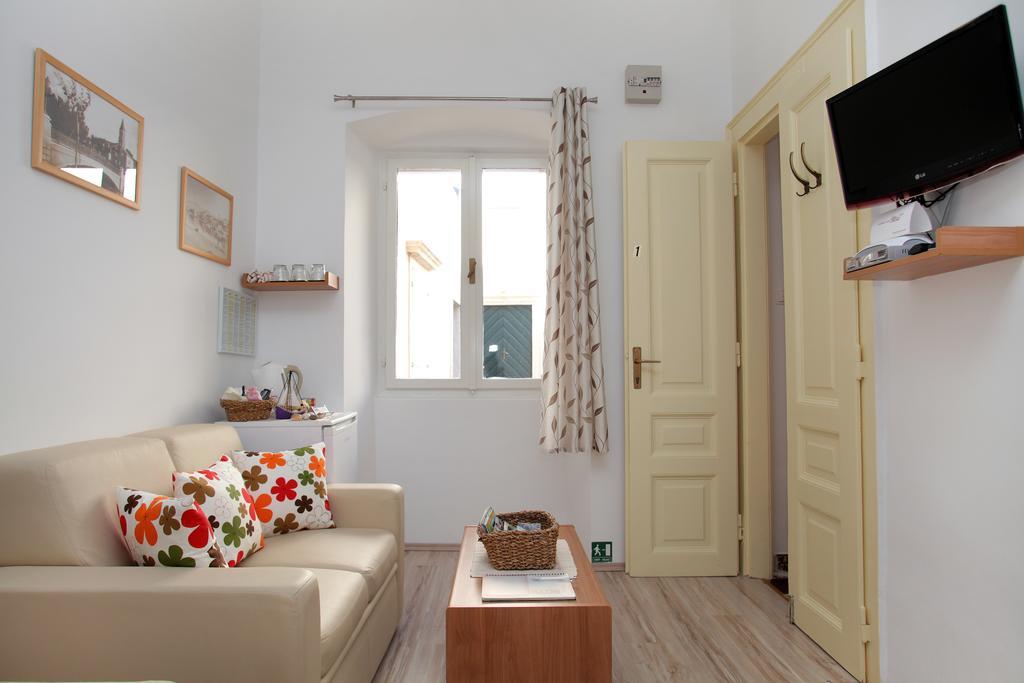 Room Mira Trogir Eksteriør bilde