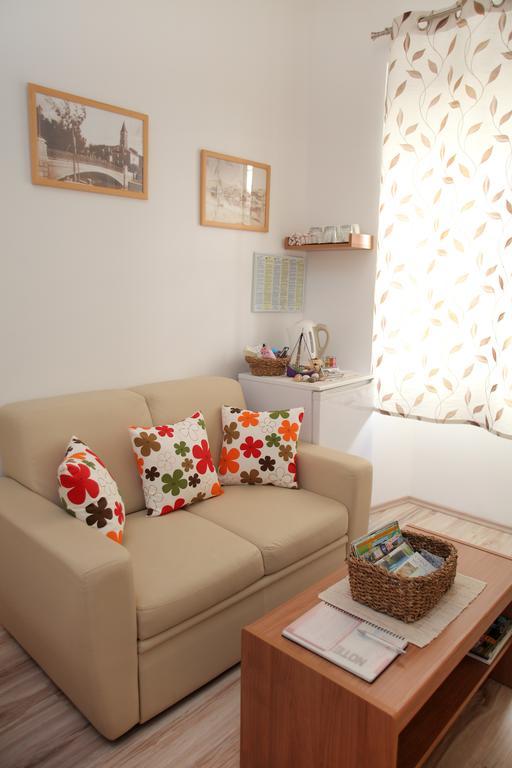 Room Mira Trogir Eksteriør bilde